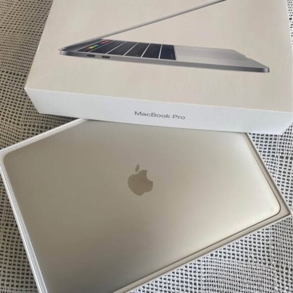Apple MacBook Pro 2018 13” 2.3GHz i5, 8GB RAM, 512GB Storage - Silver - Picture 1 of 9